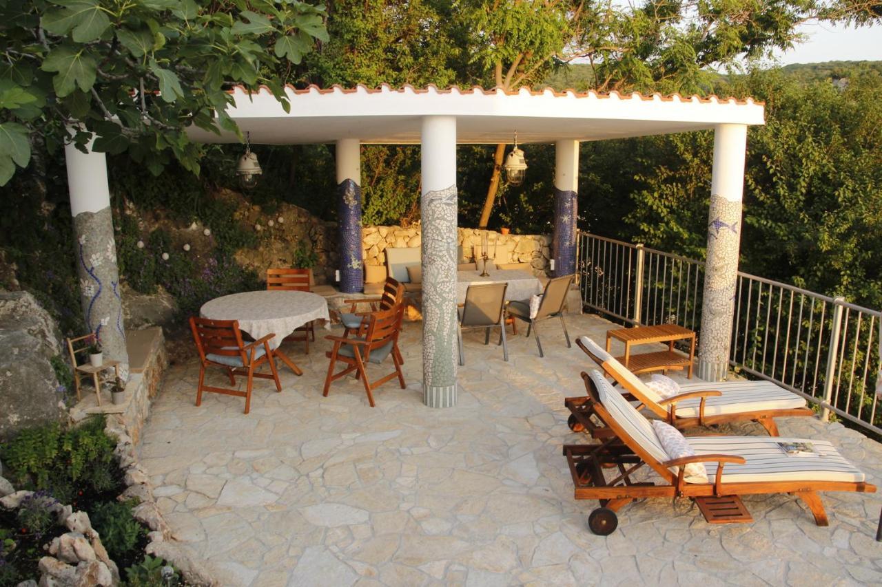 Vila Verbana Apartments Vrbnik  Esterno foto