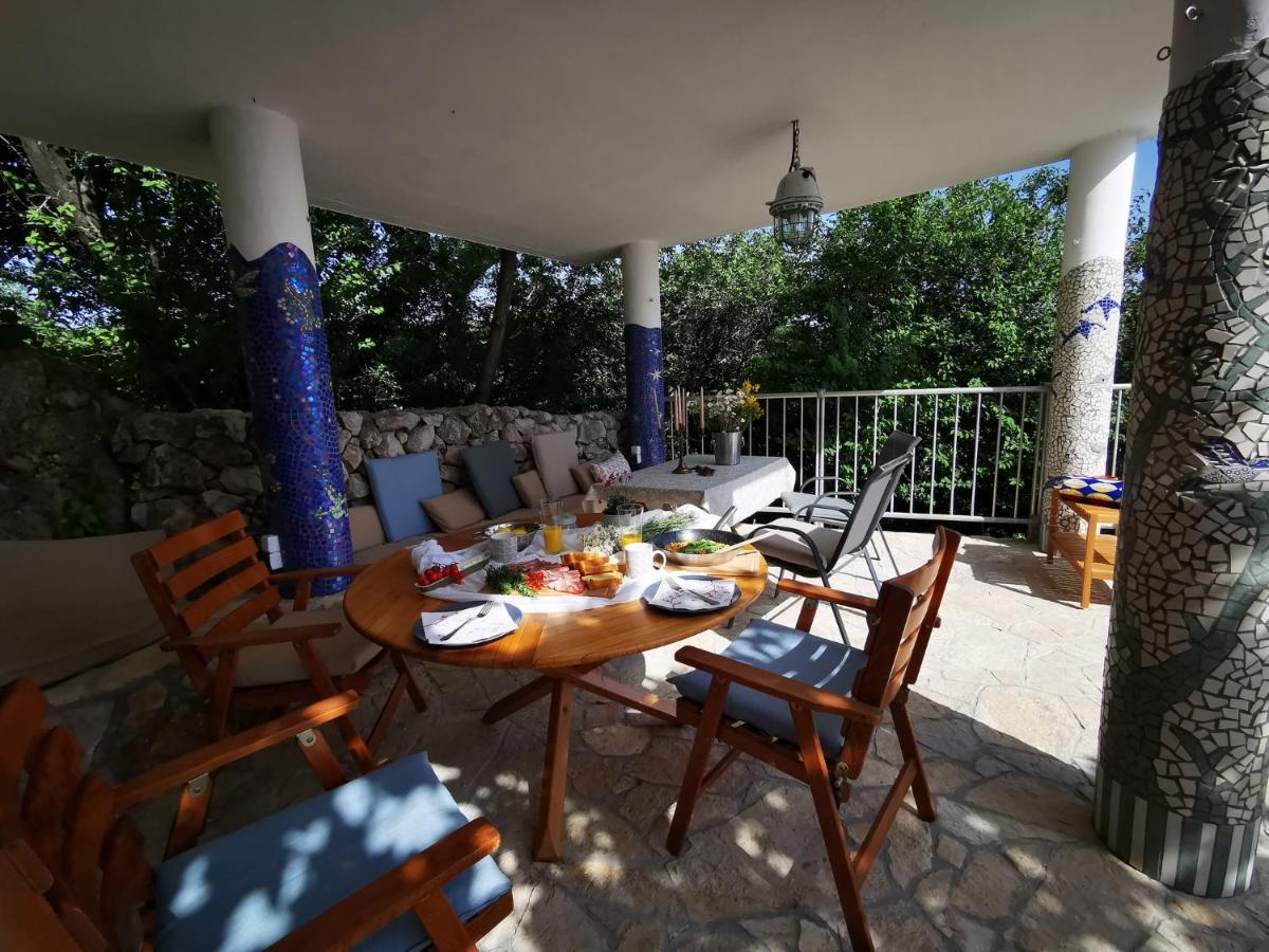 Vila Verbana Apartments Vrbnik  Esterno foto