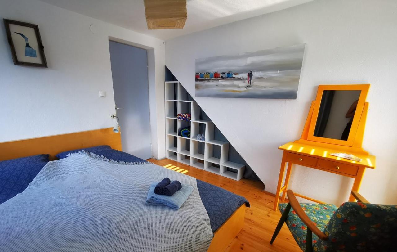 Vila Verbana Apartments Vrbnik  Esterno foto