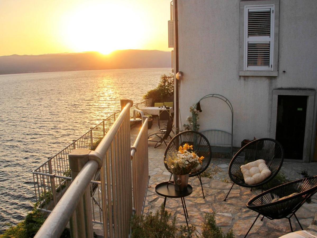 Vila Verbana Apartments Vrbnik  Esterno foto