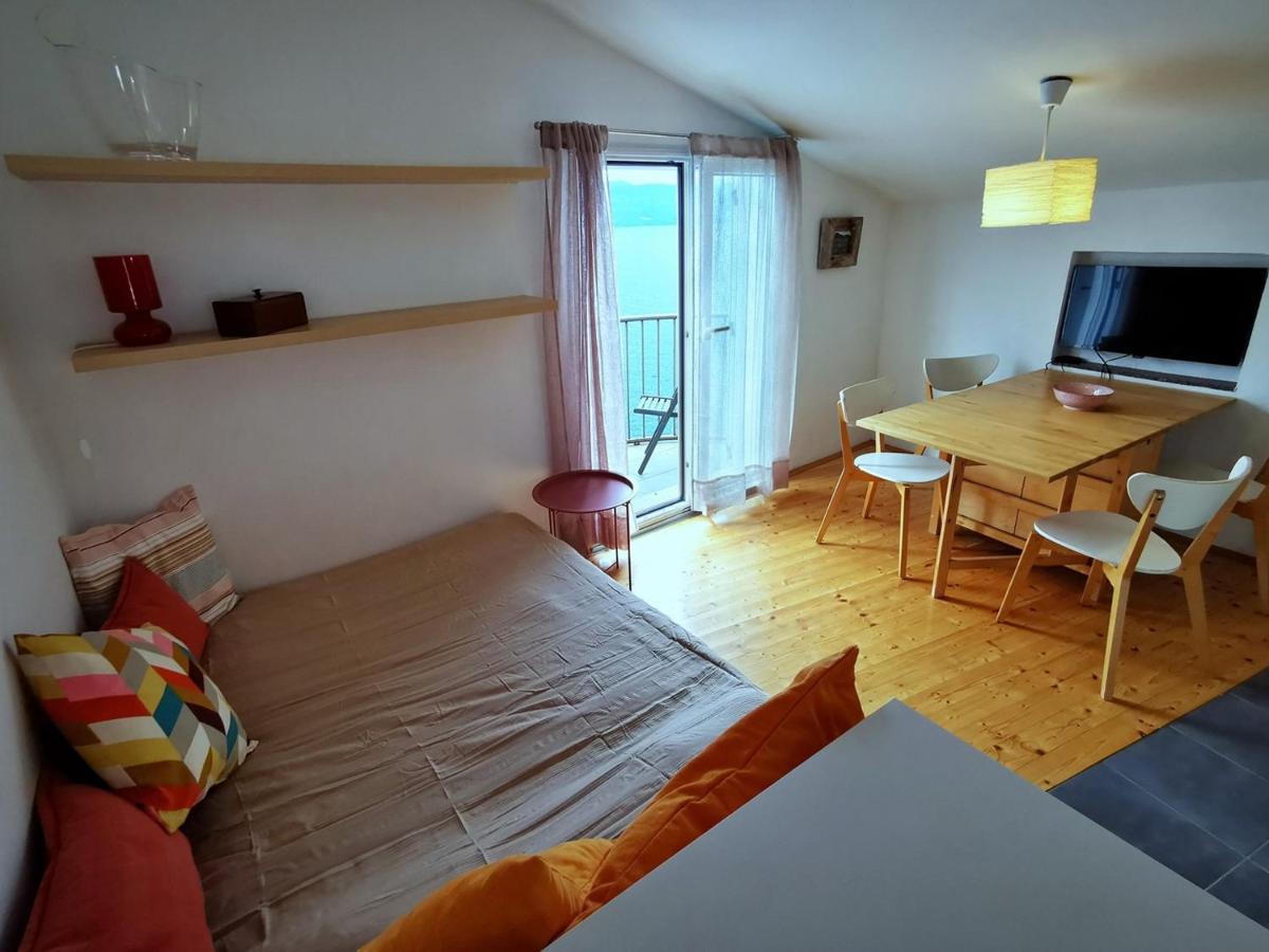 Vila Verbana Apartments Vrbnik  Esterno foto